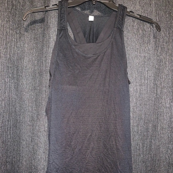 Lululemon tank - Picture 3 of 3